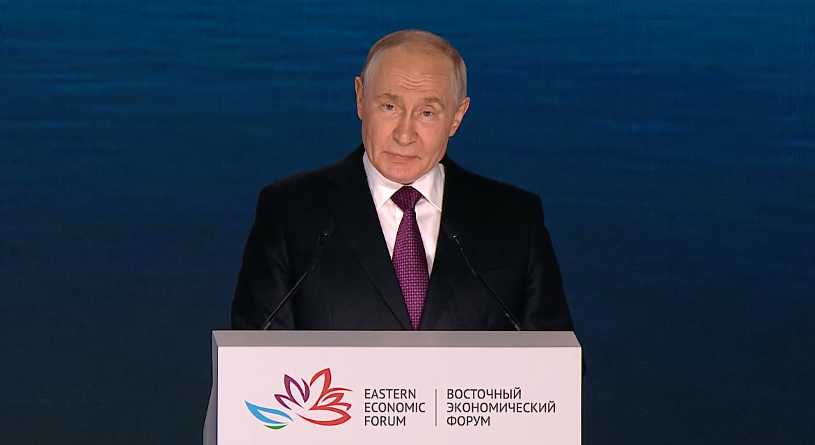 Антон Мороз посетил пленарное заседание Восточного экономического форума — 2026
